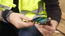 Primul smartphone român se numește DOREL și este rezistent la apă