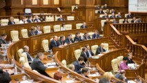 Депутаты хотят увеличить расходы молдавского парламента в 2015 году