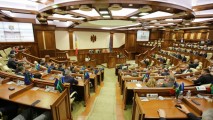 Parlamentul a aprobat demisia a 12 deputați