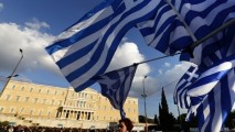 Еврогруппа продлила Афинам кредитование, но требует реформ