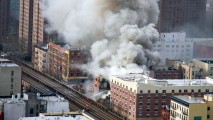 Clădire prăbușită după o explozie, la New York