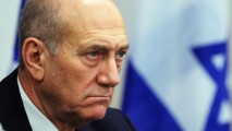 Экс-премьер Израиля признан виновным в коррупции