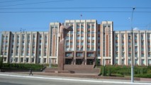 Ministerul de externe al Transnistriei este indignat de reţinerea colaboratorilor săi la aeroportul Chişinău
