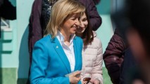 Irina Vlah a fost învestită, oficial, în funcţia de guvernator al autonomiei