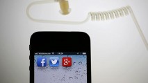 Роскомнадзор пригрозил санкциями Facebook, Twitter и Google
