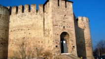 După renovare, Cetatea Soroca abundă de vizitatori
