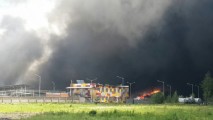 Incendiu nestins de patru zile de la depozitul petrolier din apropierea Kievului continuă să ardă
