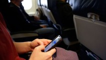 Мобильными телефонами можно будет пользоваться на борту самолетов