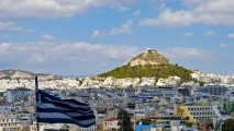Noapte albă la Atena. Parlamentul Greciei obţine adoptarea exigenţelor impuse de creditori, cu sprijinul opoziţiei