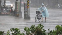 Taiwan, lovit de taifunul Dujuan