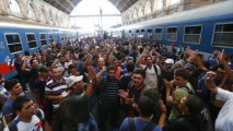 Вокзал в Будапеште временно закрыт из-за сложной ситуации с мигрантами