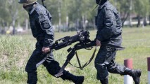 В Луганской и Донецкой областях отводят бронетехнику