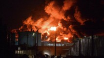 Incendiu la un depozit militar din Ucraina. Sunt victime