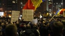 Numărul românilor ieșiți în stradă crește