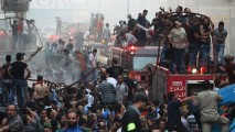 Очевидцы теракта в Бейруте на руках приносили пострадавших в больницы