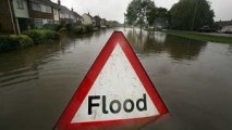 Шторм в Англии: целые улицы ушли под воду