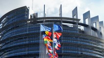 В Европарламенте назвали возможные сроки снятия санкций с России