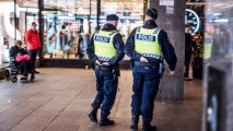 Un solicitant de azil, de 15 ani, a înjunghiat mortal o angajată a unui centru de refugiaţi în Suedia