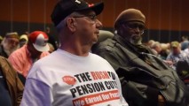 США: В Канзасе начались митинги обманутых пенсионеров, под угрозой вся страна