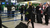 Destrămarea spațiului Schengen va provoca aglomerații pe aeroporturi și costuri de milioane de euro pentru reconfigurarea terminalelor