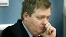 Премьер Исландии уходит в отставку из-за “панамских документов”
