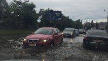 Из-за дождя улицы Кишинева превратились в реки