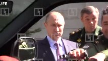 Генерал оторвал ручку военного джипа и рассмешил Путина