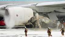 Токийский аэропорт закрыли после пожара самолета