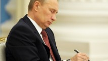 Путин подписал указ о продлении контрсанкций