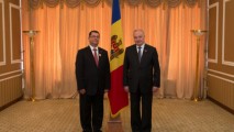 Timofti l-a decorat pe Ambasadorul turc cu Ordinul de Onoare