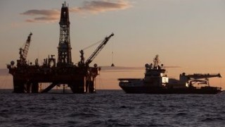 В июле нефть показала рекордное падение за год