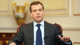 Medvedev, către profesori: Vreți bani, plecați în business