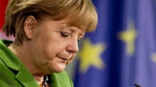 Popularitatea Angelei Merkel a scăzut cu peste zece procente