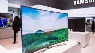 Samsung представила телевизор рекордных размеров