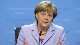 Опрос: Доверие немцев к политике Меркель упало