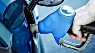 În Moldova se scumpesc din nou benzina şi motorina