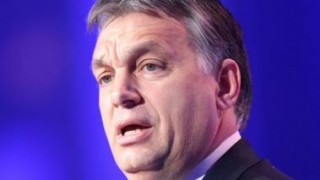 Орбан предложил собрать и выслать всех нелегальных мигрантов на остров