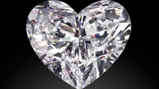 Создан самый большой в мире бриллиант в форме сердца