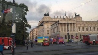 Arde clădirea Parlamentului Austriei