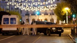 В Афинах кинули бомбу в посольство Франции