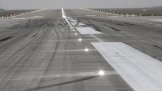Pe Aeroportul Chișinău a fost inaugurat primul segment din pista reconstruită
