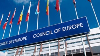 Rusia îşi temperează tonul în relaţia cu Consiliul Europei