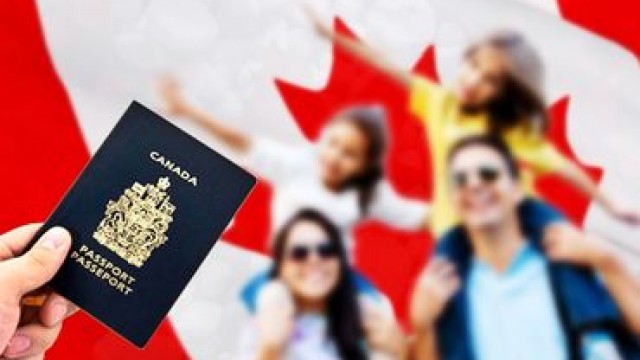 Опрос: 37% канадцев видят в иммигрантах "угрозу"