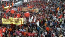 HAOS ÎN ITALIA. OAMENII PROTESTEAZĂ ÎMPOTRIVA GUVERNULUI