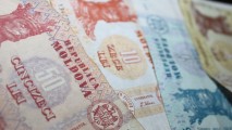 Majorările salariilor au provocat mari abateri în disciplina fiscală