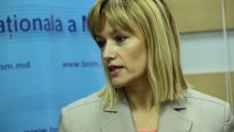 Leul "îngenunchiază", iar BNM se justifică! Lucia Hadârcă explică dezastrul valutar în Moldova