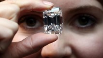 Un diamant „perfect” a fost vândut pentru 22 milioane de dolari la o licitaţie la New York