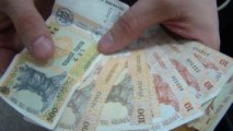 Pensionarii care muncesc vor trebui să aleagă între SALARIU și PENSII