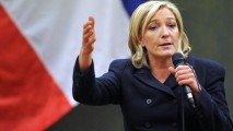 Marine Le Pen cere demisia lui Francois Hollande şi a lui Manuel Valls