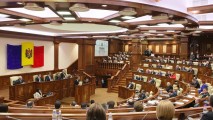 Парламент соберется на внеочередное заседание